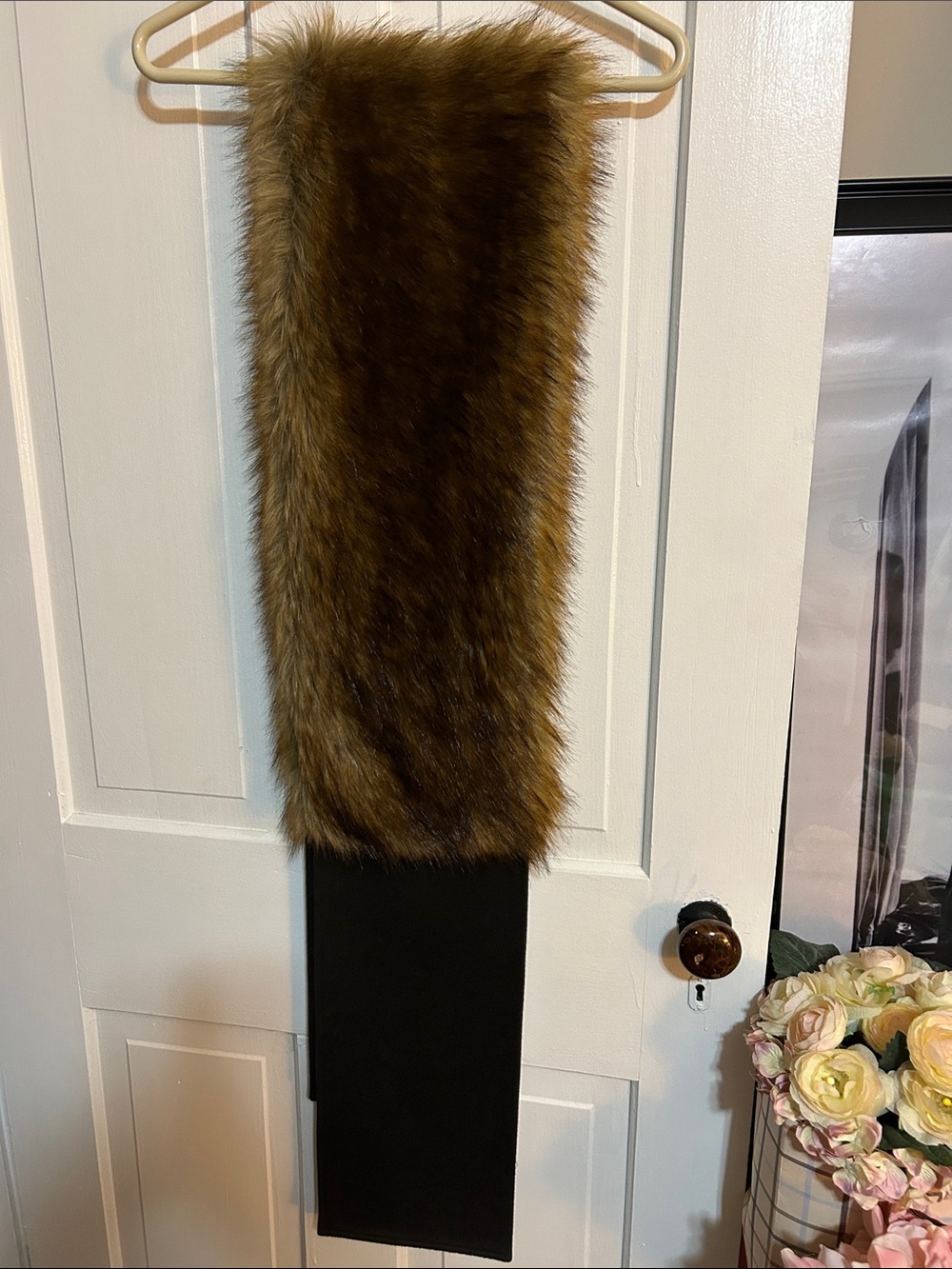 WORTH NEW YORK • Stunning Brown Faux Fur Scarf - Picture 9 of 12